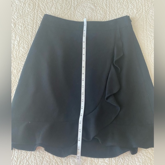 Women’s LOFT Black Ruffled Mini Skirt - size 0 - Picture 8 of 12